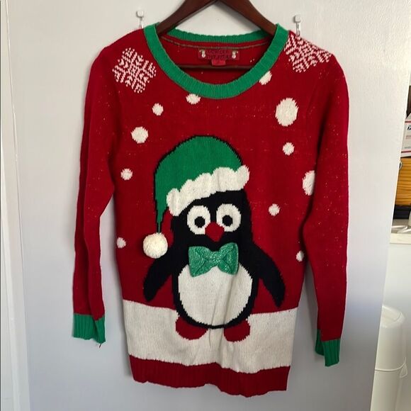 🎄Red and Green Crew Neck Holiday Sweater with Festive Patterns size M - Picture 1 of 8